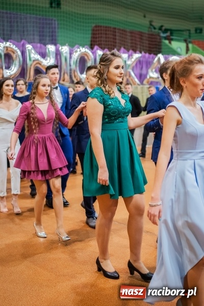 Zdjęcie w galerii na portalu naszraciborz.pl: I LO wybrało na studniówkę Arenę Rafako FOTO i WIDEO wiadomości z regionu