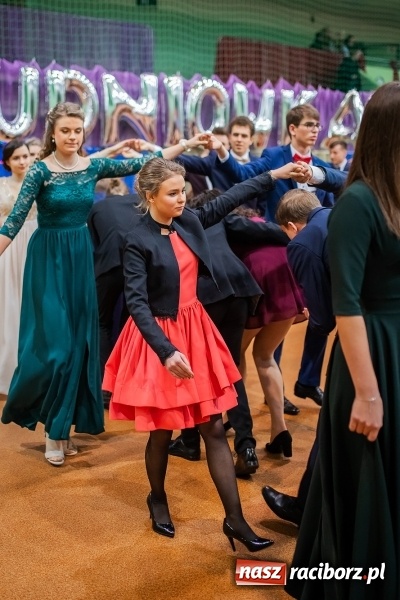 Zdjęcie w galerii na portalu naszraciborz.pl: I LO wybrało na studniówkę Arenę Rafako FOTO i WIDEO wiadomości z regionu