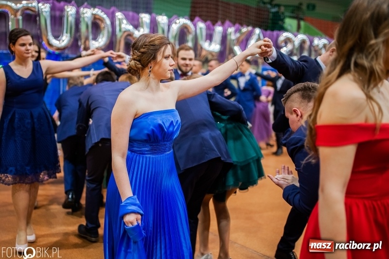 Zdjęcie w galerii na portalu naszraciborz.pl: I LO wybrało na studniówkę Arenę Rafako FOTO i WIDEO wiadomości z regionu
