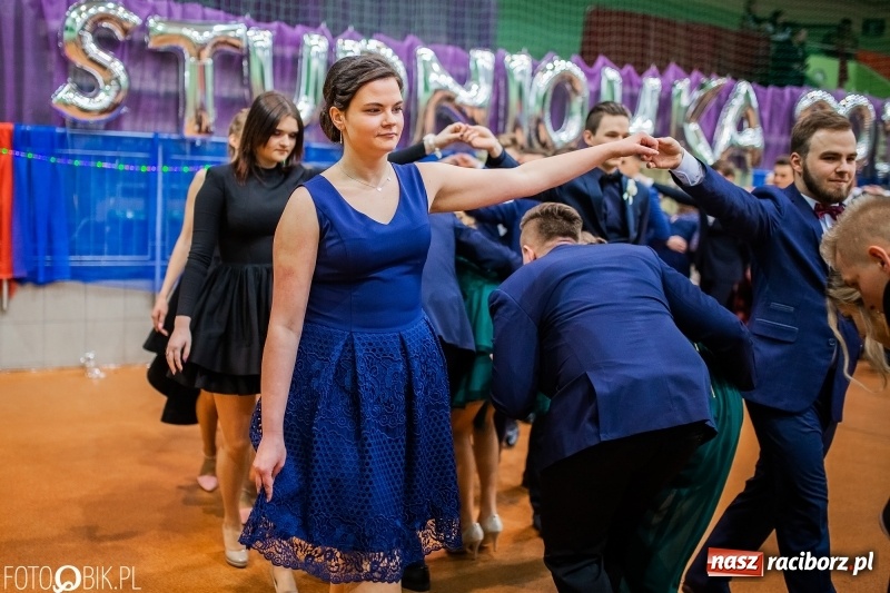 Zdjęcie w galerii na portalu naszraciborz.pl: I LO wybrało na studniówkę Arenę Rafako FOTO i WIDEO wiadomości z regionu