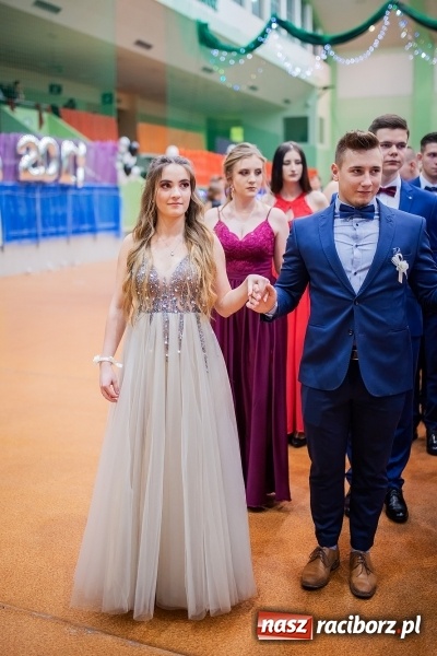 Zdjęcie w galerii na portalu naszraciborz.pl: I LO wybrało na studniówkę Arenę Rafako FOTO i WIDEO wiadomości z regionu