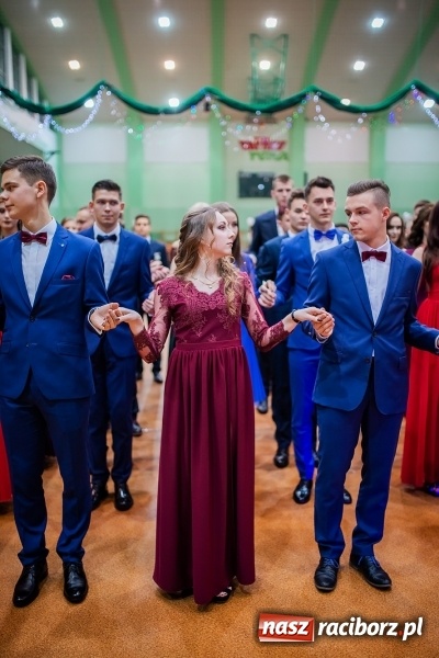 Zdjęcie w galerii na portalu naszraciborz.pl: I LO wybrało na studniówkę Arenę Rafako FOTO i WIDEO wiadomości z regionu