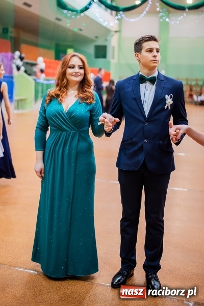 Zdjęcie w galerii na portalu naszraciborz.pl: I LO wybrało na studniówkę Arenę Rafako FOTO i WIDEO wiadomości z regionu