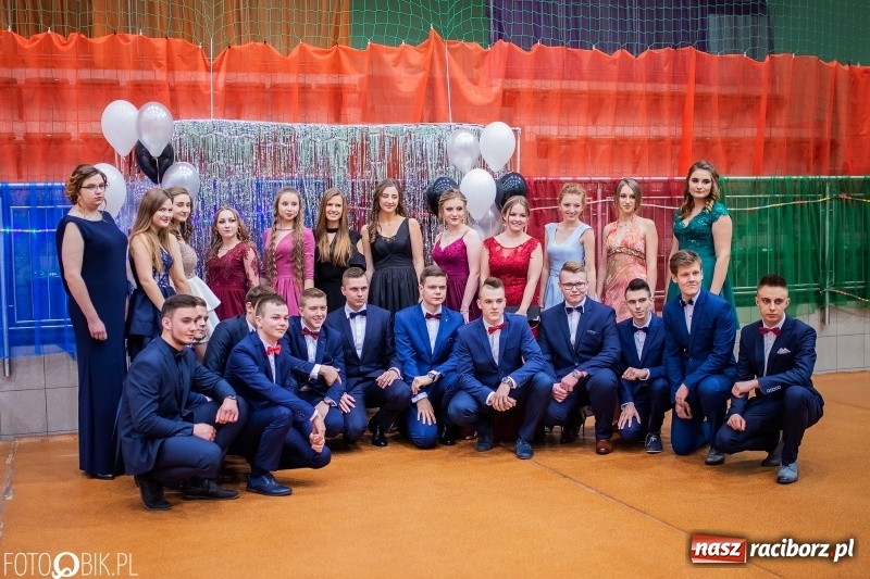 Zdjęcie w galerii na portalu naszraciborz.pl: I LO wybrało na studniówkę Arenę Rafako FOTO i WIDEO wiadomości z regionu