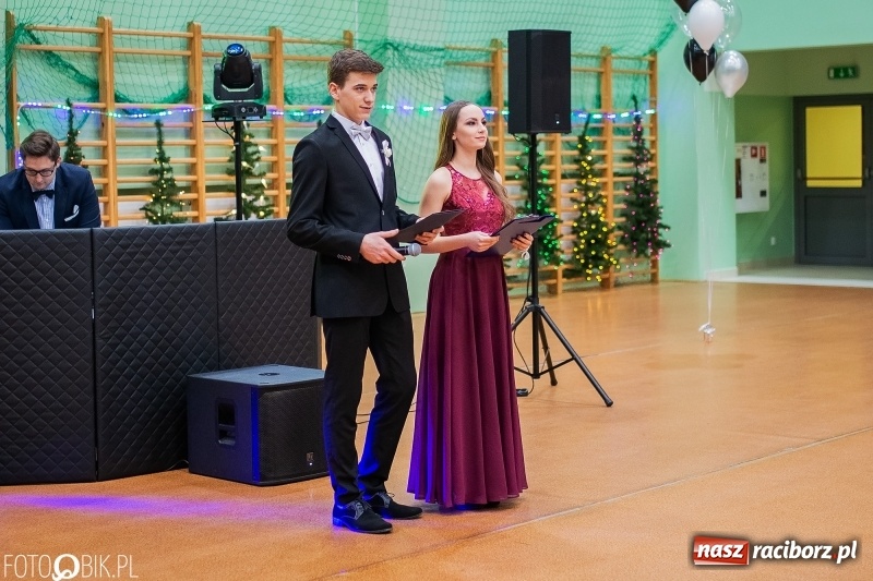 Zdjęcie w galerii na portalu naszraciborz.pl: I LO wybrało na studniówkę Arenę Rafako FOTO i WIDEO wiadomości z regionu