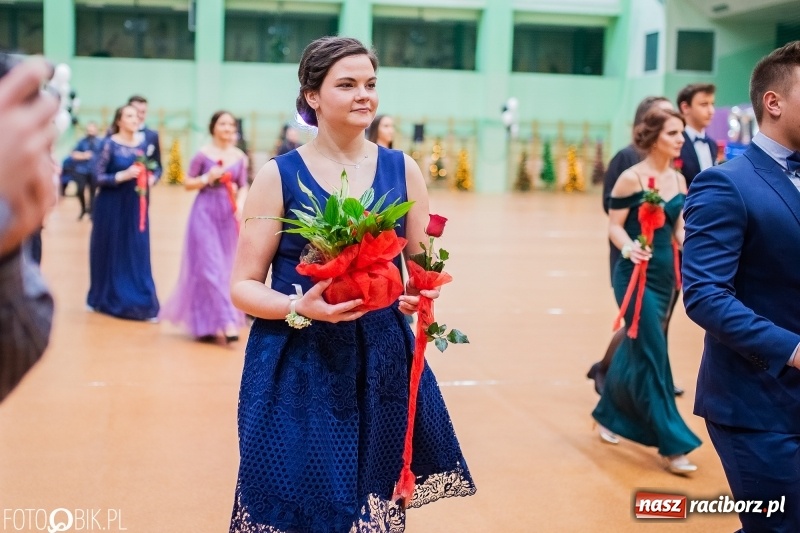 Zdjęcie w galerii na portalu naszraciborz.pl: I LO wybrało na studniówkę Arenę Rafako FOTO i WIDEO wiadomości z regionu