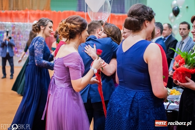 Zdjęcie w galerii na portalu naszraciborz.pl: I LO wybrało na studniówkę Arenę Rafako FOTO i WIDEO wiadomości z regionu