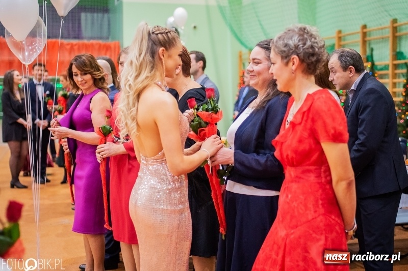 Zdjęcie w galerii na portalu naszraciborz.pl: I LO wybrało na studniówkę Arenę Rafako FOTO i WIDEO wiadomości z regionu