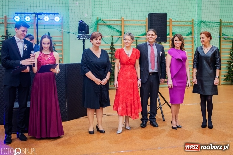 Zdjęcie w galerii na portalu naszraciborz.pl: I LO wybrało na studniówkę Arenę Rafako FOTO i WIDEO wiadomości z regionu