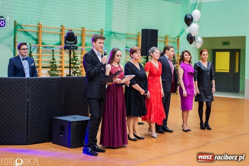Zdjęcie w galerii na portalu naszraciborz.pl: I LO wybrało na studniówkę Arenę Rafako FOTO i WIDEO wiadomości z regionu