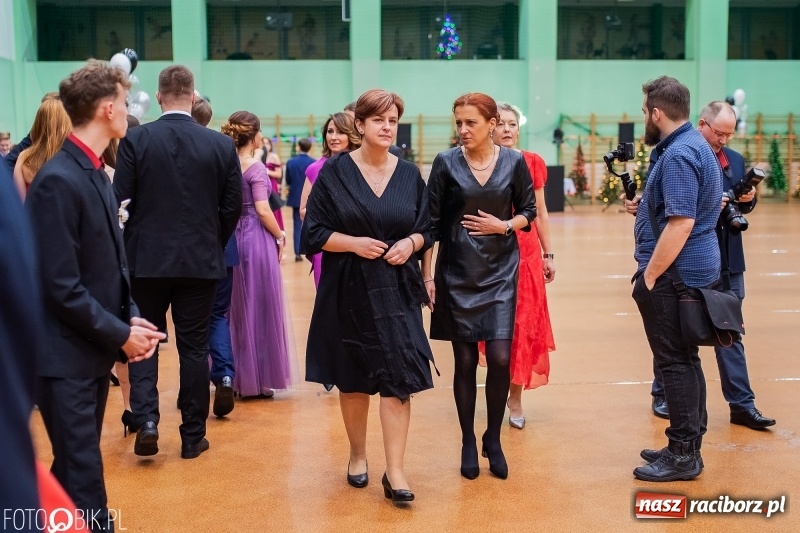 Zdjęcie w galerii na portalu naszraciborz.pl: I LO wybrało na studniówkę Arenę Rafako FOTO i WIDEO wiadomości z regionu