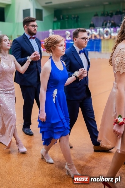 Zdjęcie w galerii na portalu naszraciborz.pl: I LO wybrało na studniówkę Arenę Rafako FOTO i WIDEO wiadomości z regionu