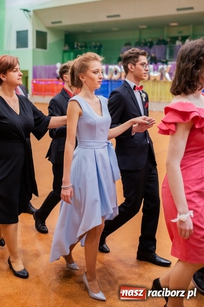 Zdjęcie w galerii na portalu naszraciborz.pl: I LO wybrało na studniówkę Arenę Rafako FOTO i WIDEO wiadomości z regionu