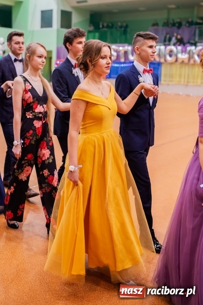 Zdjęcie w galerii na portalu naszraciborz.pl: I LO wybrało na studniówkę Arenę Rafako FOTO i WIDEO wiadomości z regionu