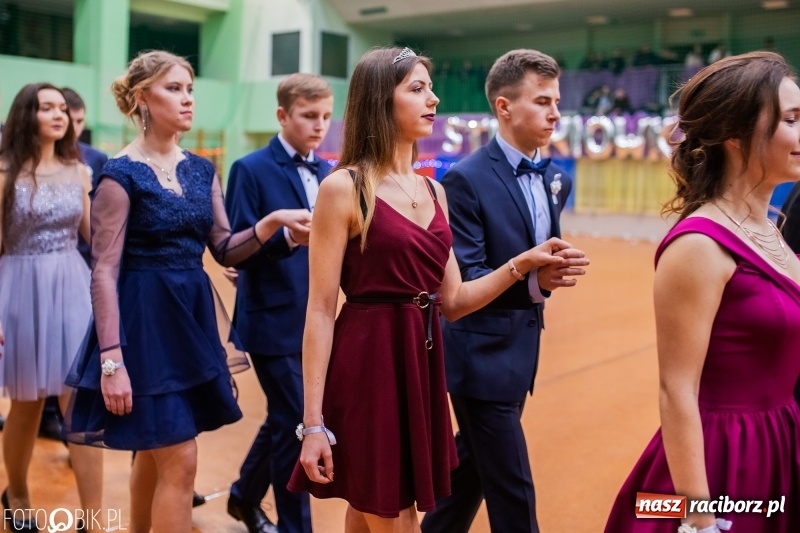 Zdjęcie w galerii na portalu naszraciborz.pl: I LO wybrało na studniówkę Arenę Rafako FOTO i WIDEO wiadomości z regionu