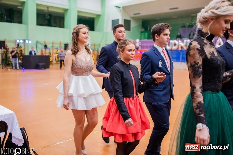 Zdjęcie w galerii na portalu naszraciborz.pl: I LO wybrało na studniówkę Arenę Rafako FOTO i WIDEO wiadomości z regionu