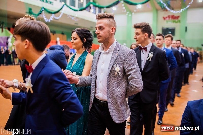 Zdjęcie w galerii na portalu naszraciborz.pl: I LO wybrało na studniówkę Arenę Rafako FOTO i WIDEO wiadomości z regionu