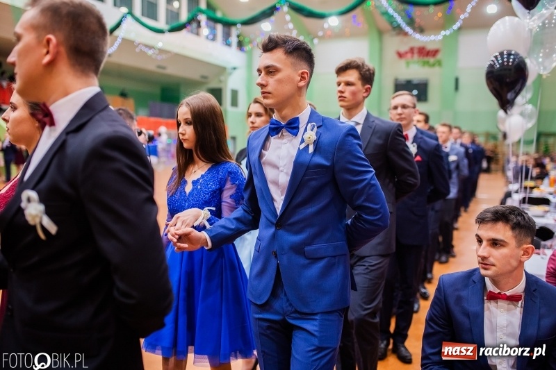 Zdjęcie w galerii na portalu naszraciborz.pl: I LO wybrało na studniówkę Arenę Rafako FOTO i WIDEO wiadomości z regionu