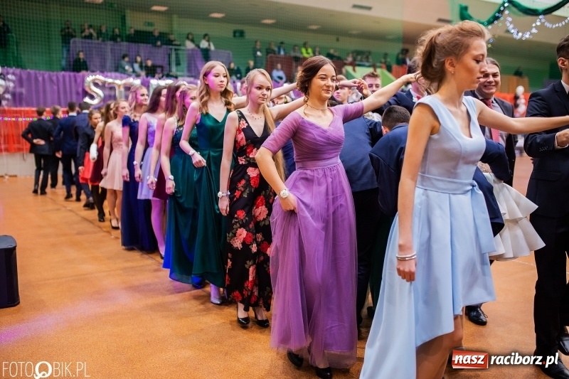 Zdjęcie w galerii na portalu naszraciborz.pl: I LO wybrało na studniówkę Arenę Rafako FOTO i WIDEO wiadomości z regionu