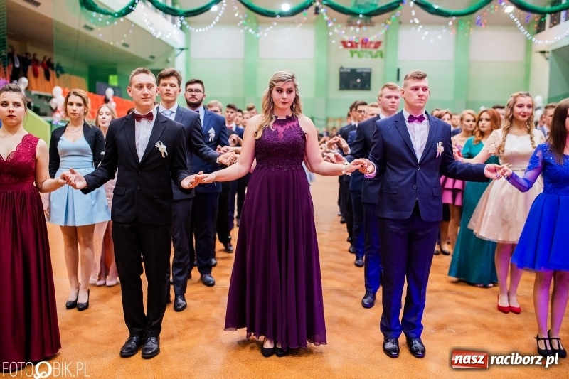 Zdjęcie w galerii na portalu naszraciborz.pl: I LO wybrało na studniówkę Arenę Rafako FOTO i WIDEO wiadomości z regionu