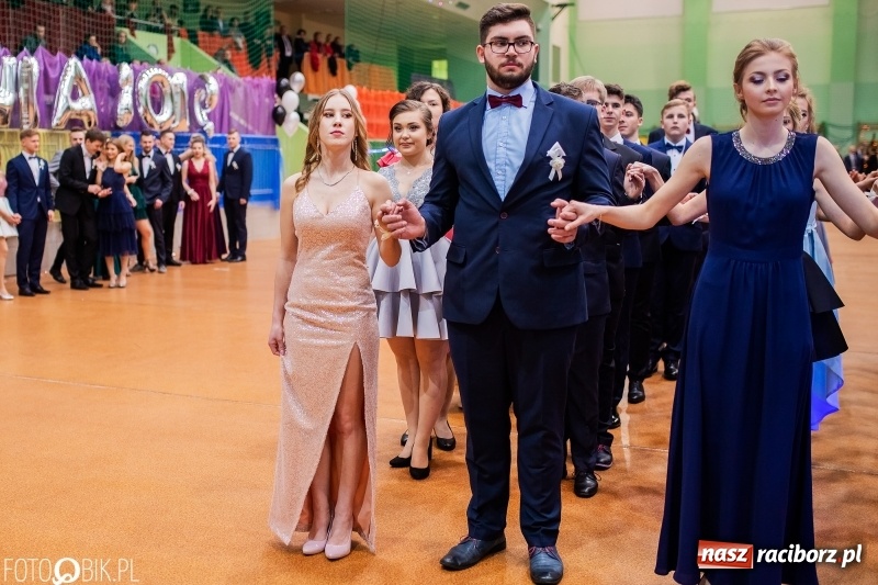 Zdjęcie w galerii na portalu naszraciborz.pl: I LO wybrało na studniówkę Arenę Rafako FOTO i WIDEO wiadomości z regionu