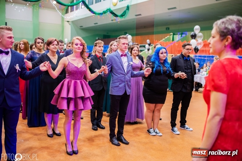 Zdjęcie w galerii na portalu naszraciborz.pl: I LO wybrało na studniówkę Arenę Rafako FOTO i WIDEO wiadomości z regionu