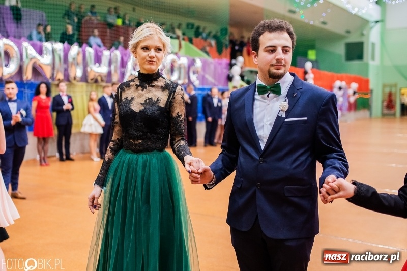 Zdjęcie w galerii na portalu naszraciborz.pl: I LO wybrało na studniówkę Arenę Rafako FOTO i WIDEO wiadomości z regionu