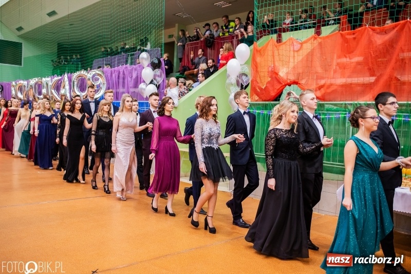 Zdjęcie w galerii na portalu naszraciborz.pl: I LO wybrało na studniówkę Arenę Rafako FOTO i WIDEO wiadomości z regionu