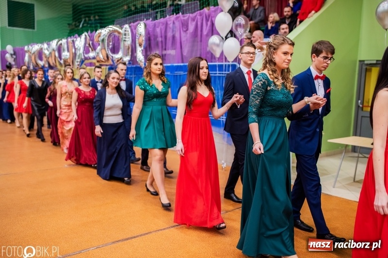 Zdjęcie w galerii na portalu naszraciborz.pl: I LO wybrało na studniówkę Arenę Rafako FOTO i WIDEO wiadomości z regionu