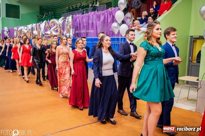 Zdjęcie w galerii na portalu naszraciborz.pl: I LO wybrało na studniówkę Arenę Rafako FOTO i WIDEO wiadomości z regionu