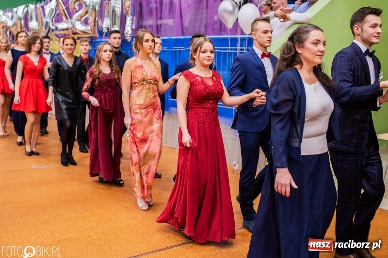 Zdjęcie w galerii na portalu naszraciborz.pl: I LO wybrało na studniówkę Arenę Rafako FOTO i WIDEO wiadomości z regionu