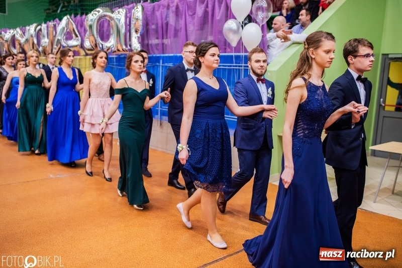 Zdjęcie w galerii na portalu naszraciborz.pl: I LO wybrało na studniówkę Arenę Rafako FOTO i WIDEO wiadomości z regionu