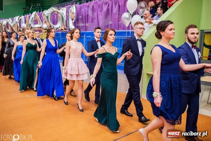 Zdjęcie w galerii na portalu naszraciborz.pl: I LO wybrało na studniówkę Arenę Rafako FOTO i WIDEO wiadomości z regionu