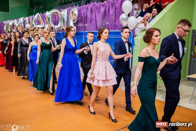 Zdjęcie w galerii na portalu naszraciborz.pl: I LO wybrało na studniówkę Arenę Rafako FOTO i WIDEO wiadomości z regionu