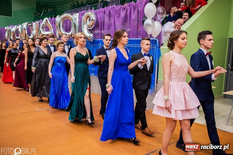 Zdjęcie w galerii na portalu naszraciborz.pl: I LO wybrało na studniówkę Arenę Rafako FOTO i WIDEO wiadomości z regionu