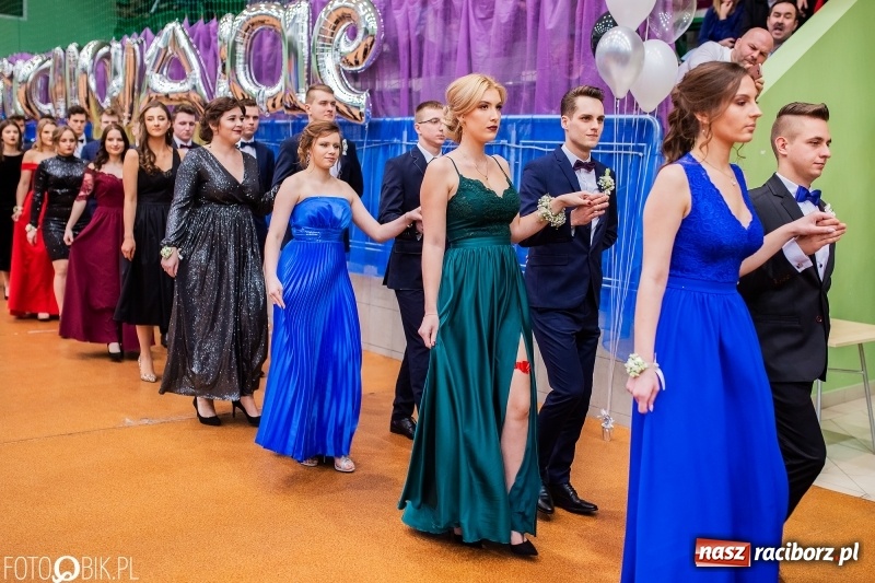 Zdjęcie w galerii na portalu naszraciborz.pl: I LO wybrało na studniówkę Arenę Rafako FOTO i WIDEO wiadomości z regionu