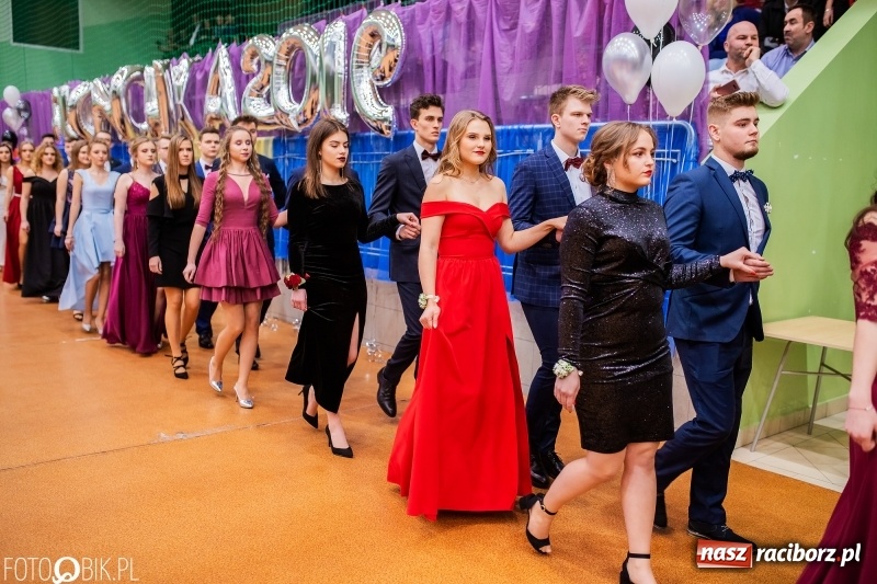 Zdjęcie w galerii na portalu naszraciborz.pl: I LO wybrało na studniówkę Arenę Rafako FOTO i WIDEO wiadomości z regionu