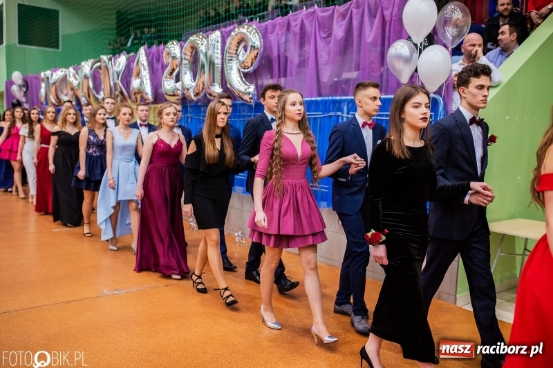 Zdjęcie w galerii na portalu naszraciborz.pl: I LO wybrało na studniówkę Arenę Rafako FOTO i WIDEO wiadomości z regionu