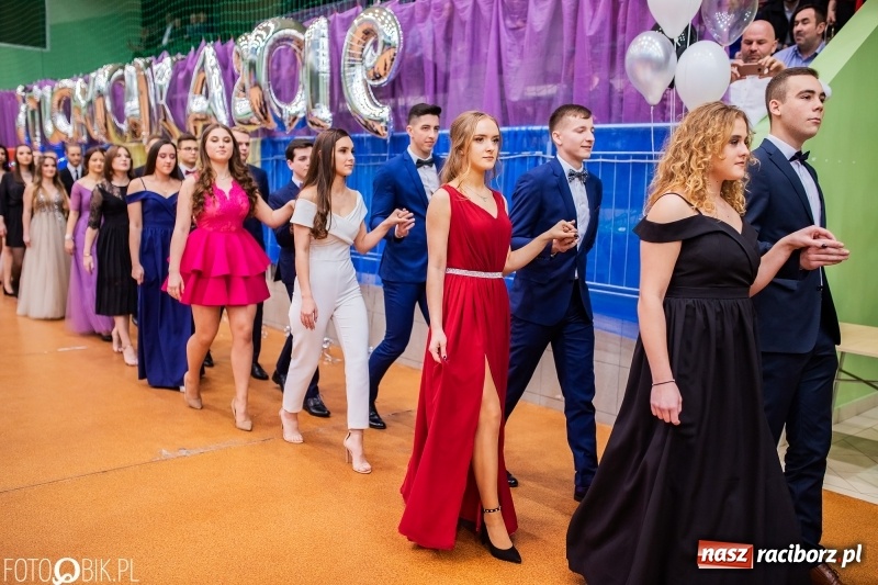 Zdjęcie w galerii na portalu naszraciborz.pl: I LO wybrało na studniówkę Arenę Rafako FOTO i WIDEO wiadomości z regionu