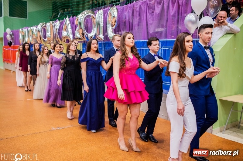 Zdjęcie w galerii na portalu naszraciborz.pl: I LO wybrało na studniówkę Arenę Rafako FOTO i WIDEO wiadomości z regionu