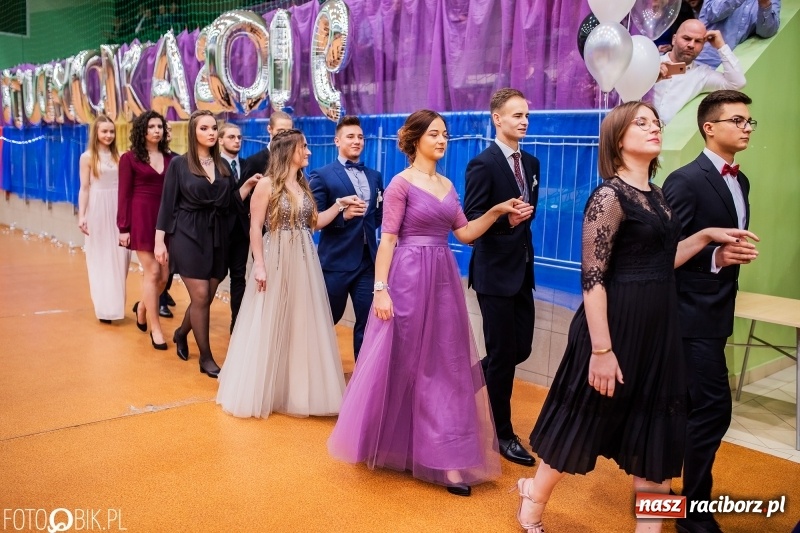 Zdjęcie w galerii na portalu naszraciborz.pl: I LO wybrało na studniówkę Arenę Rafako FOTO i WIDEO wiadomości z regionu