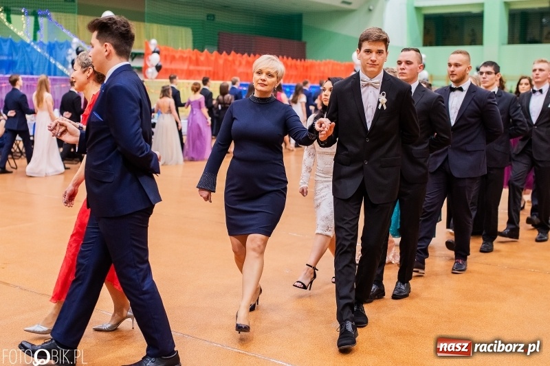 Zdjęcie w galerii na portalu naszraciborz.pl: I LO wybrało na studniówkę Arenę Rafako FOTO i WIDEO wiadomości z regionu
