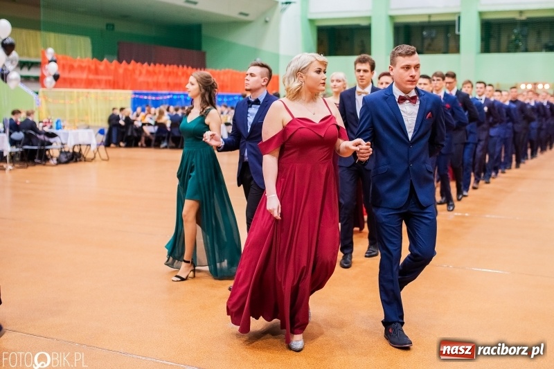 Zdjęcie w galerii na portalu naszraciborz.pl: I LO wybrało na studniówkę Arenę Rafako FOTO i WIDEO wiadomości z regionu
