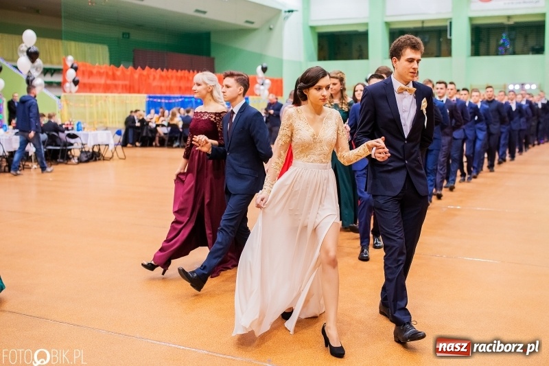 Zdjęcie w galerii na portalu naszraciborz.pl: I LO wybrało na studniówkę Arenę Rafako FOTO i WIDEO wiadomości z regionu