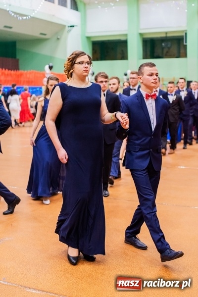 Zdjęcie w galerii na portalu naszraciborz.pl: I LO wybrało na studniówkę Arenę Rafako FOTO i WIDEO wiadomości z regionu