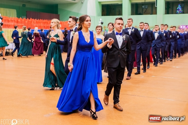 Zdjęcie w galerii na portalu naszraciborz.pl: I LO wybrało na studniówkę Arenę Rafako FOTO i WIDEO wiadomości z regionu