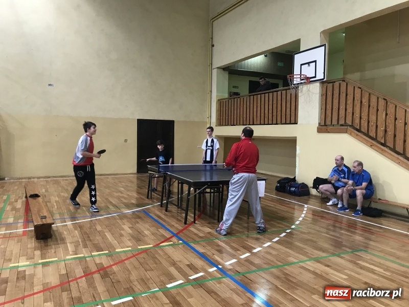 Zdjęcie w galerii na portalu naszraciborz.pl: Tenisiści stołowi walczyli o Puchar Wójta Gminy Nędza wiadomości z regionu