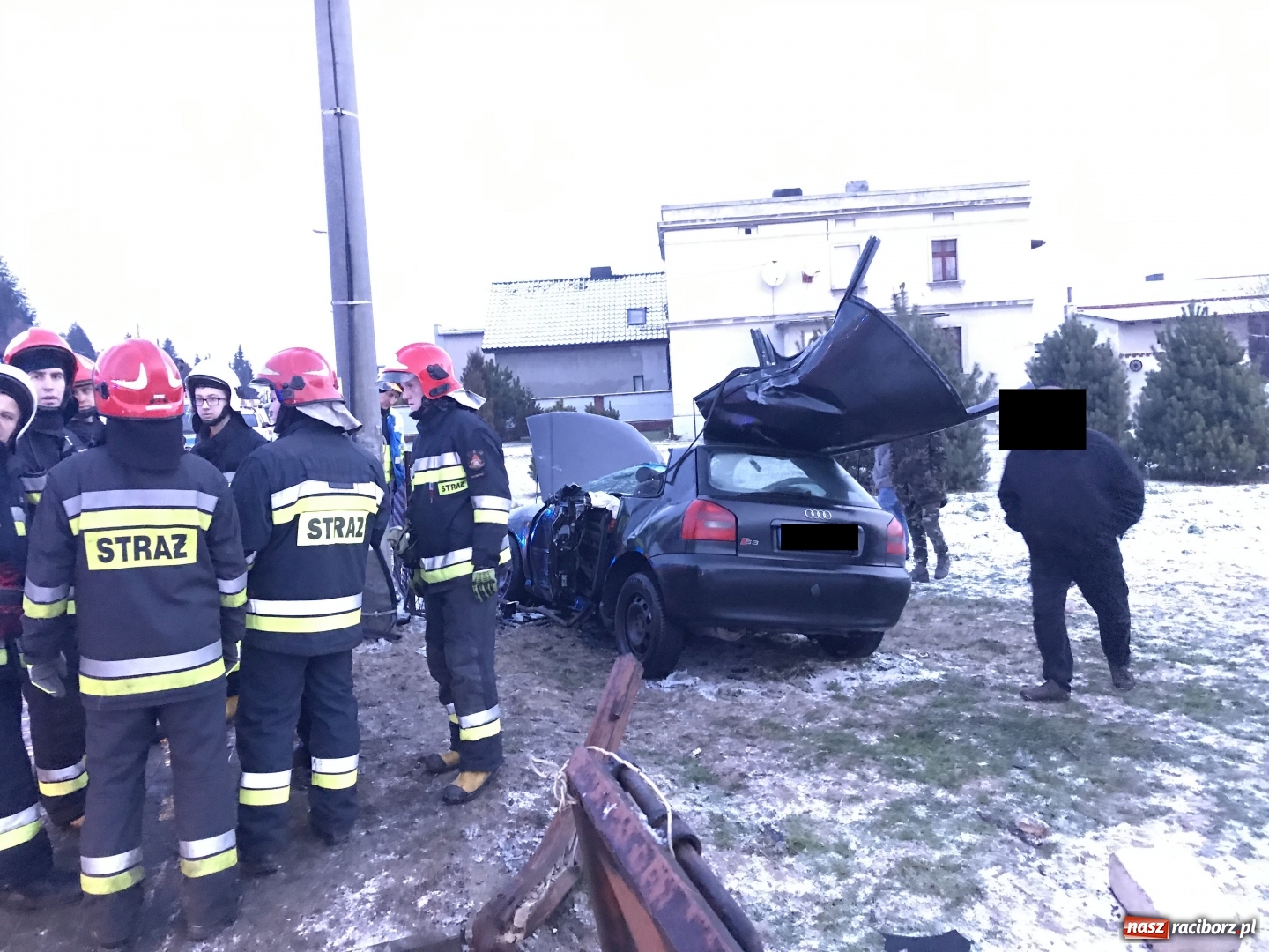 Zdjęcie w galerii na portalu naszraciborz.pl: DK 45 Racibórz-Opole. Pięć osób w szpitalu po wypadku na Hulczyńskiej  wiadomości z regionu