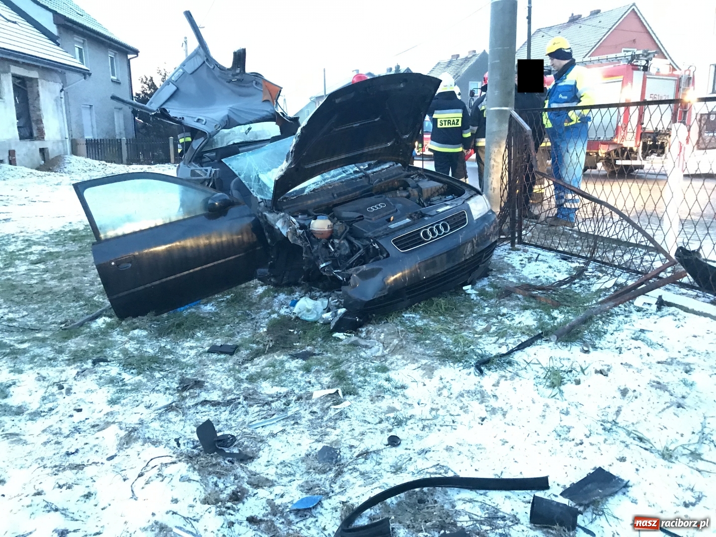 Zdjęcie w galerii na portalu naszraciborz.pl: DK 45 Racibórz-Opole. Pięć osób w szpitalu po wypadku na Hulczyńskiej  wiadomości z regionu