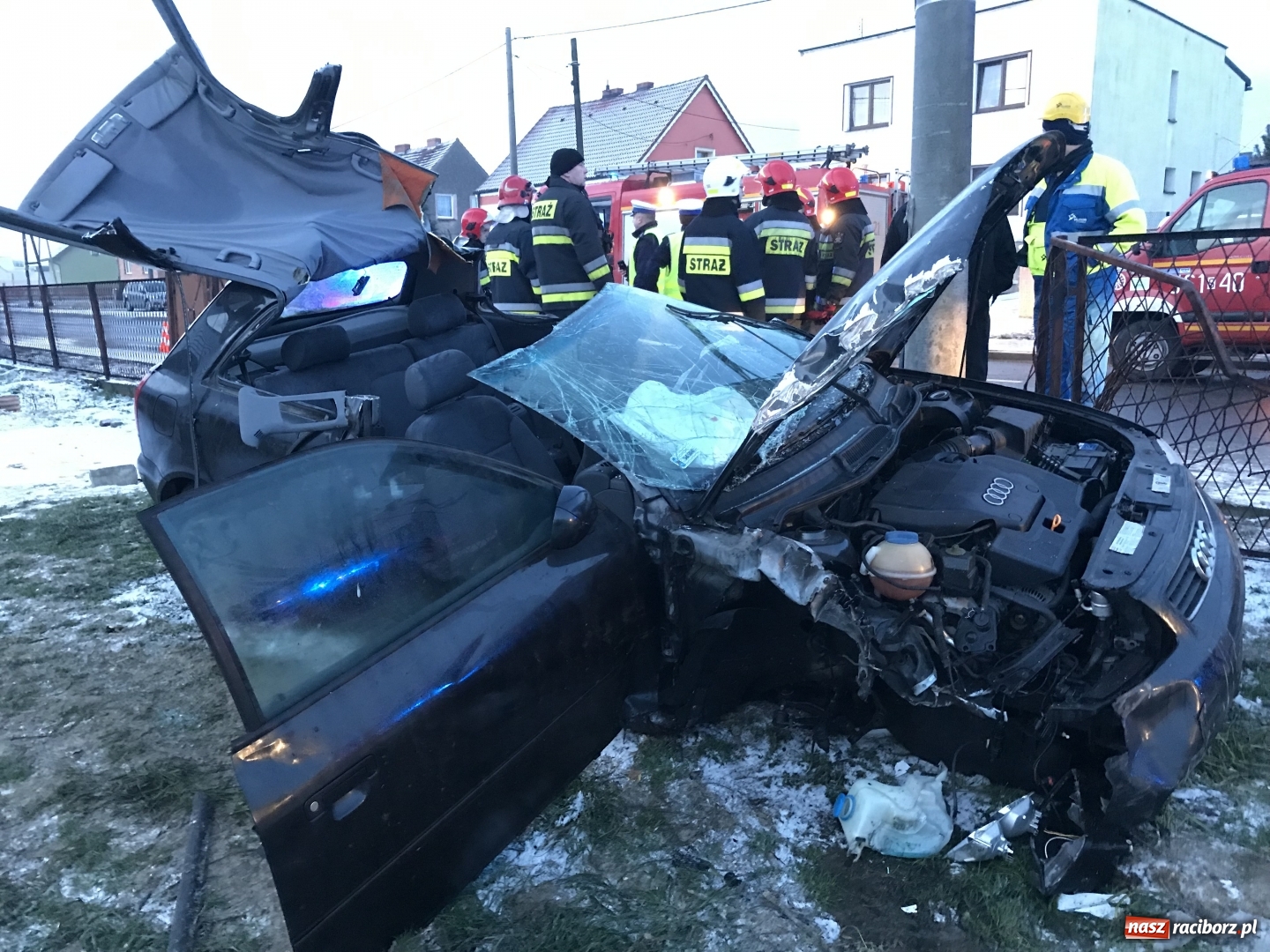 Zdjęcie w galerii na portalu naszraciborz.pl: DK 45 Racibórz-Opole. Pięć osób w szpitalu po wypadku na Hulczyńskiej  wiadomości z regionu